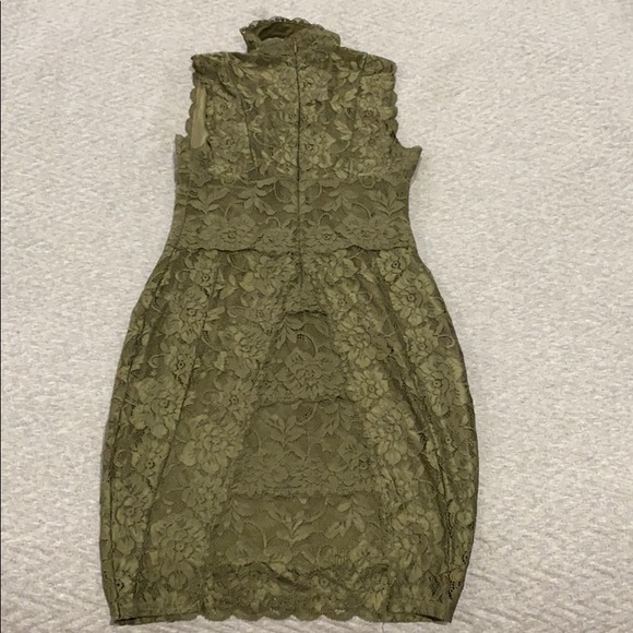 Short green lace dress - Picture 3 of 3